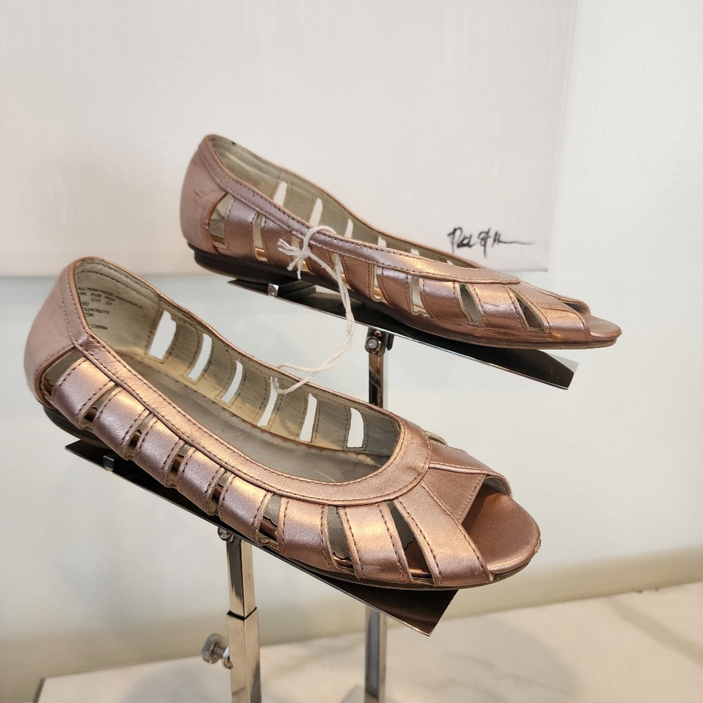 Expressions, girls size 2, rose gold  cutest dressy sandals .